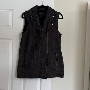 Banana Republic Charcoal Sleeveless Vest